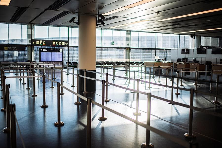 Aeropuerto en Austria tras expansión de coronavirus
