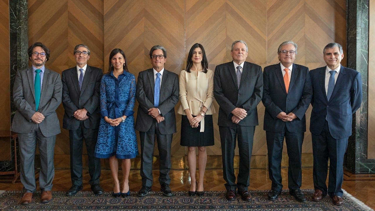 Junta y gerente técnico