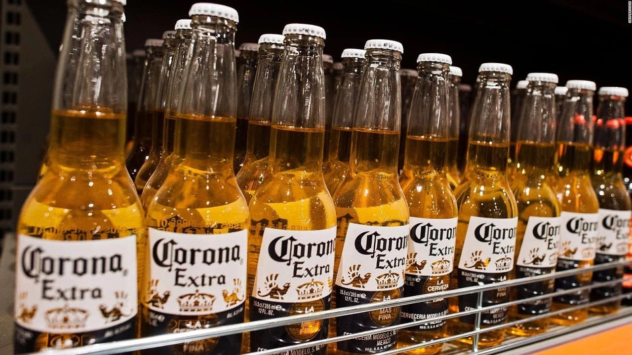 Empresa mexicana Grupo Modelo detiene producción y venta de la cerveza  Corona - Forbes Colombia