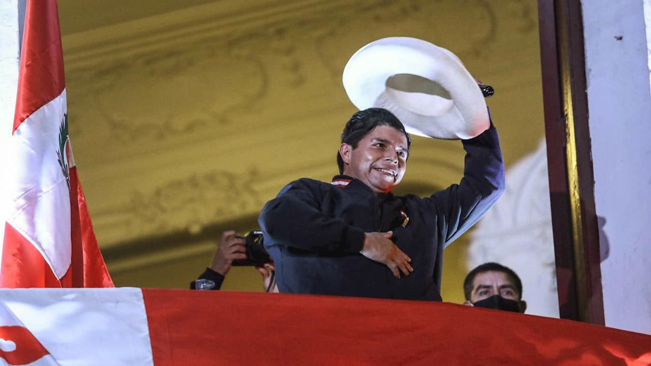 "El pueblo ha despertado", dice Castillo, que se acerca a la victoria electoral en Perú