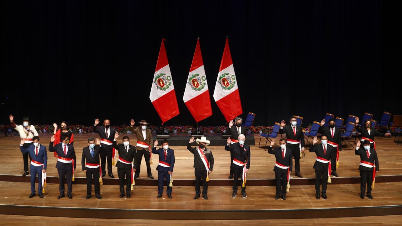 Castillo nombra gabinete incompleto y con poca experiencia técnica