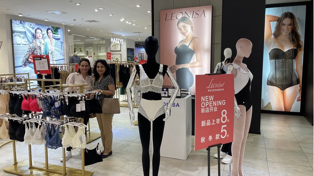 Leonisa abrió en Shanghái su primera tienda física en Asia - Forbes Colombia