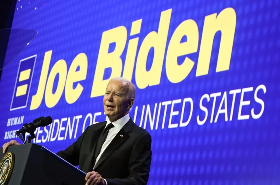 El presidente estadounidense Joe Biden habla durante la Cena Nacional de la Campaña de Derechos Humanos en el Centro de Convenciones de Washington, DC, el 14 de octubre de 2023. (Foto de ANDREW CABALLERO-REYNOLDS / AFP) (Foto de ANDREW CABALLERO-REYNOLDS/AFP vía Getty Images) AFP VÍA GETTY IMAGES