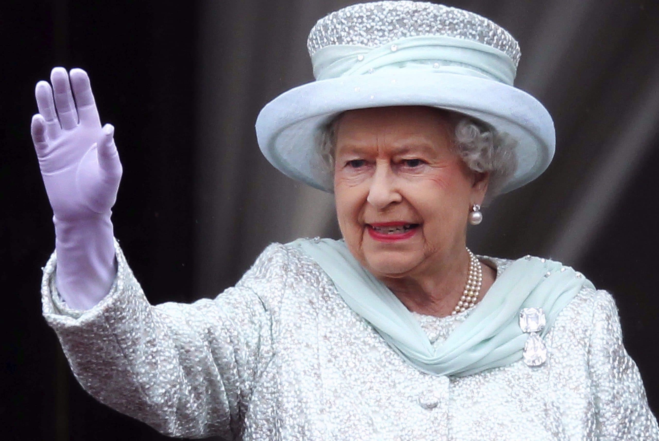 Cien años de Isabel II, la reina que unió dos siglos