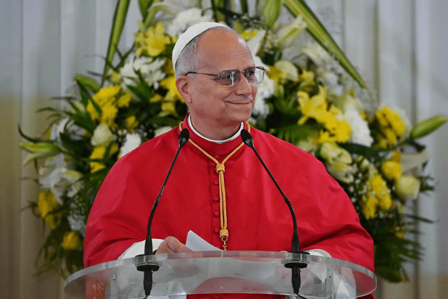 El Papa León XIII afirma que “ama a tu prójimo” se aplica a las relaciones internacionales en medio de la disputa con Trump