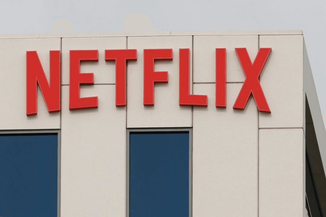 Netflix sufre desplome ante previsiones de crecimiento poco alentadoras y la salida de su fundador