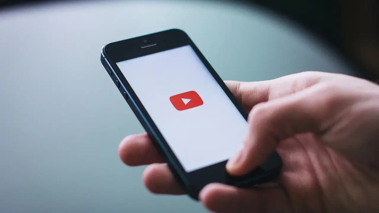 YouTube implementa la detección automática de contenidos generados por IA