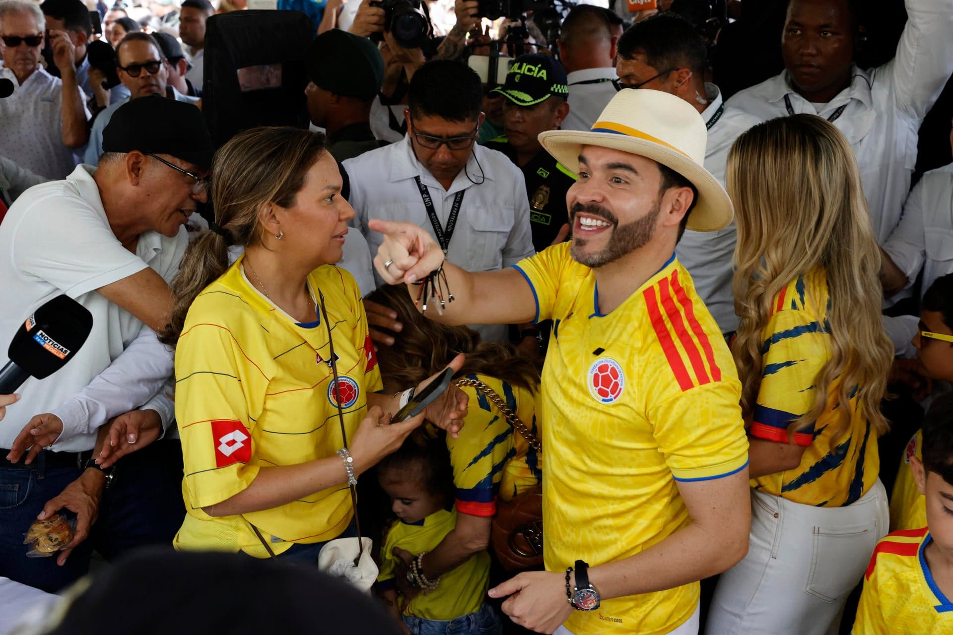 “Agradecemos a los 13 millones de colombianos que confiaron en nuestra propuesta de la patria milagro”: De la Espriella