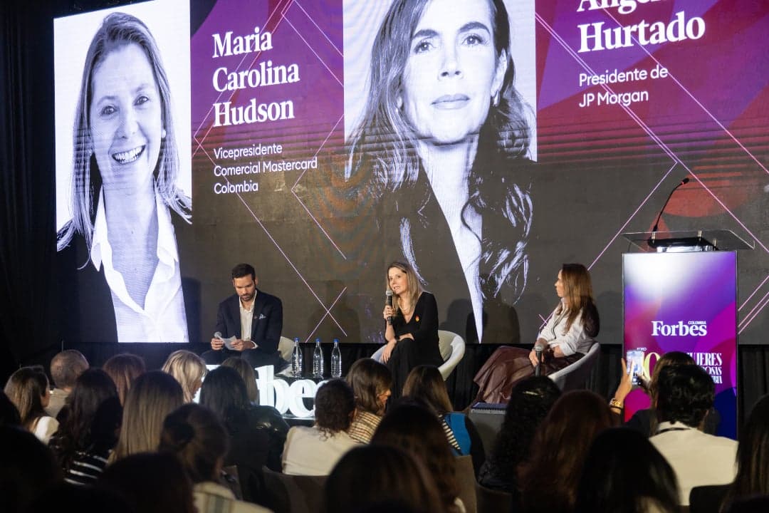 Ángela Hurtado, presidenta de JPMorgan Colombia, y María Carolina Hudson, vicepresidente comercial de Mastercard Colombi