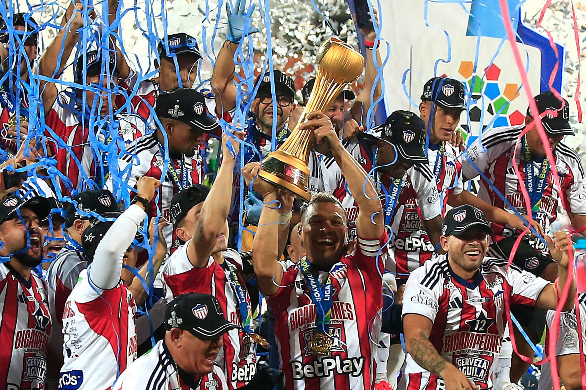 El Junior de Barranquilla se corona bicampeón de la liga colombiana