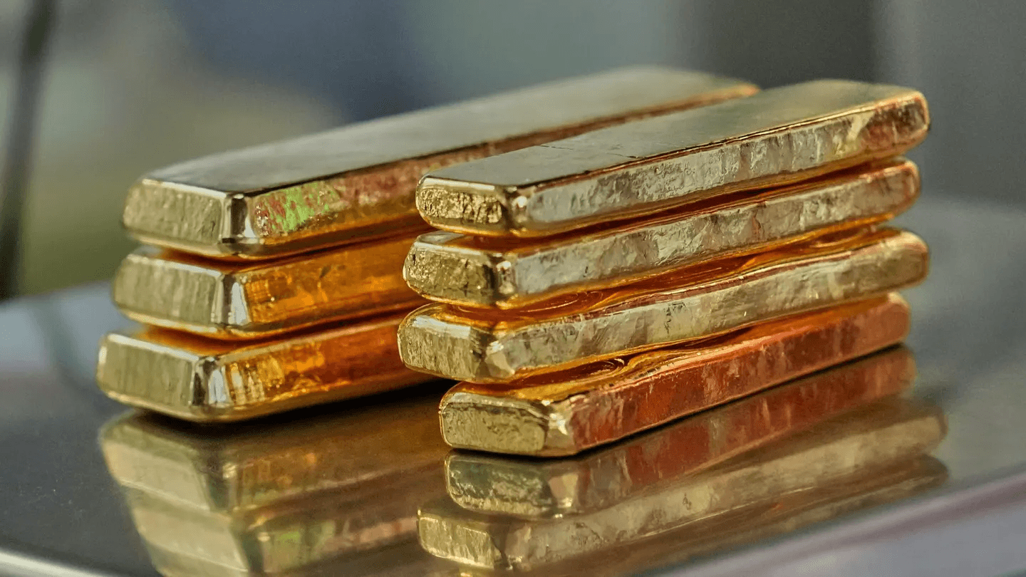 Oro y plata alcanzan mínimos de dos meses tras las tensiones con Irán y el temor a una subida de tasas