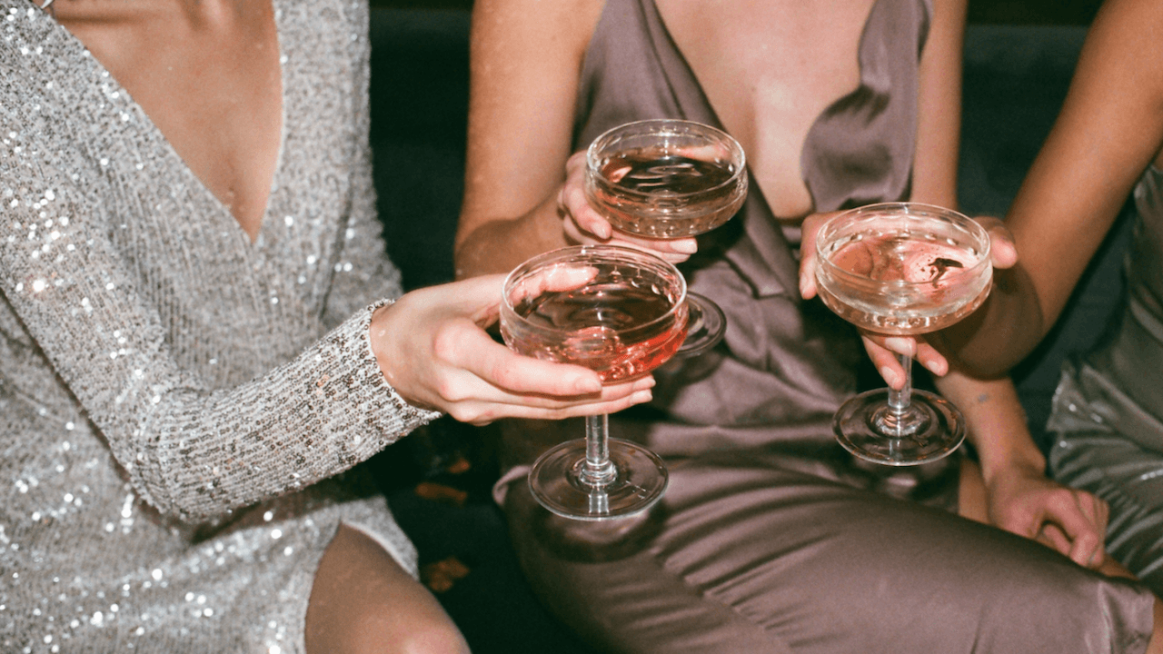 Estudio revela que el consumo de alcohol disminuirá en la próxima década