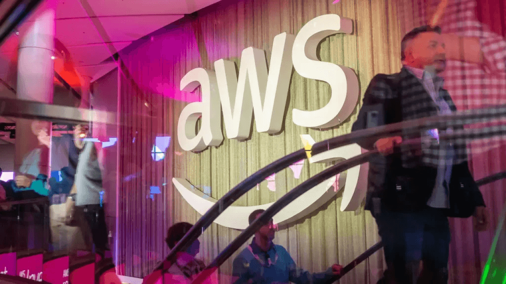 AWS destinará US $1.000 millones a una nueva unidad para ingenieros de IA integrada