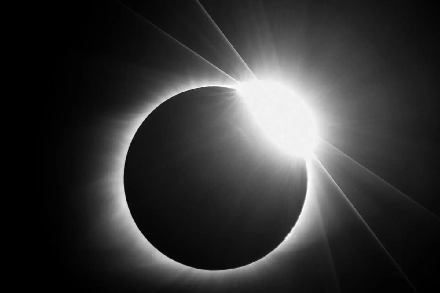 Temporada de eclipses: qué se verá en agosto y cuál será visible desde Colombia