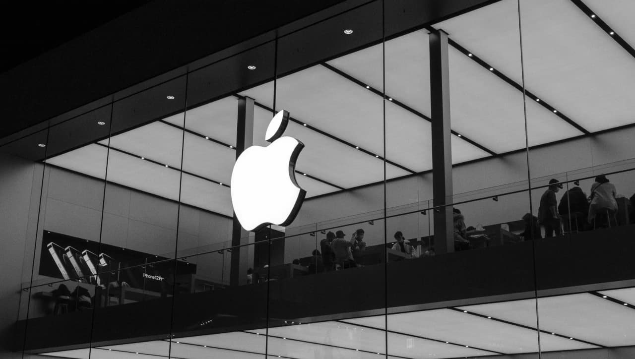 Apple prevé problemas de suministro y menor crecimiento en los próximos meses