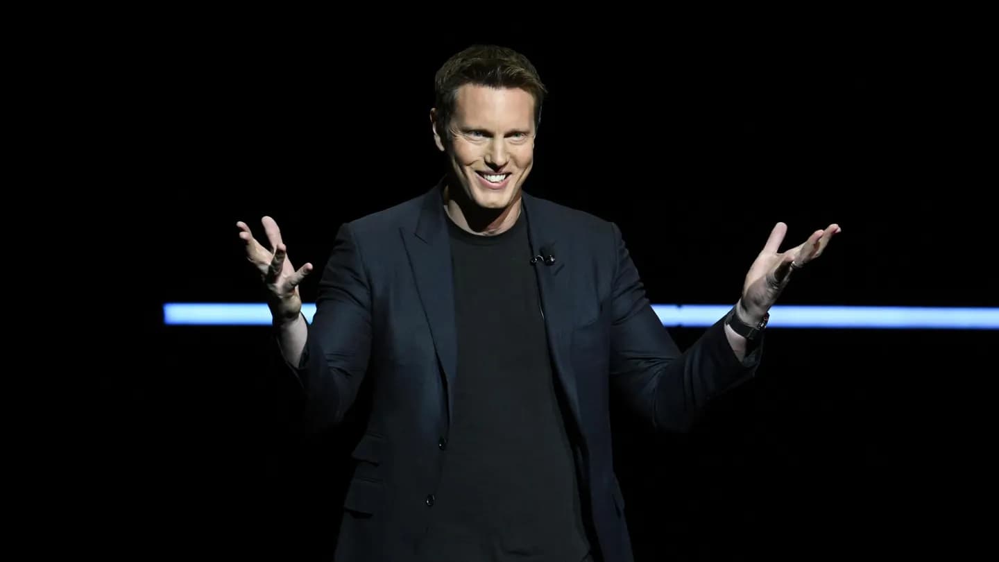 David Ellison dice que el escrutinio al acuerdo Paramount-Warner Bros. Discovery trata sobre si se puede confiar en él con CNN