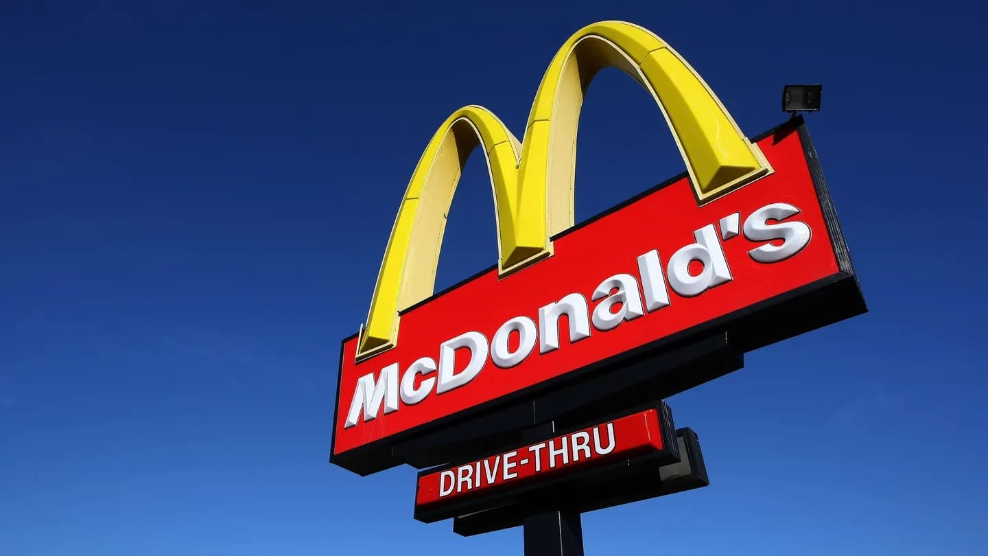 La pérdida de poder adquisitivo golpea a McDonald’s mientras se desaceleran sus ventas