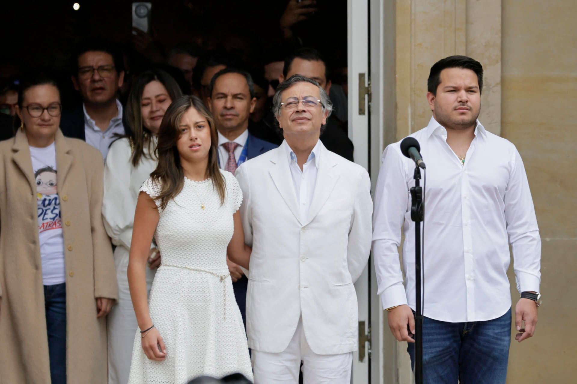 ¡Viva Colombia libre!: Gustavo Petro se despide de la Casa de Nariño