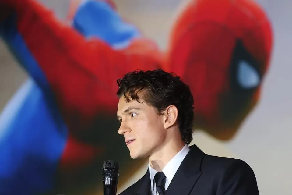 “Spiderman: Un nuevo día” supera a “Toy Story 5” como la película más taquillera del año