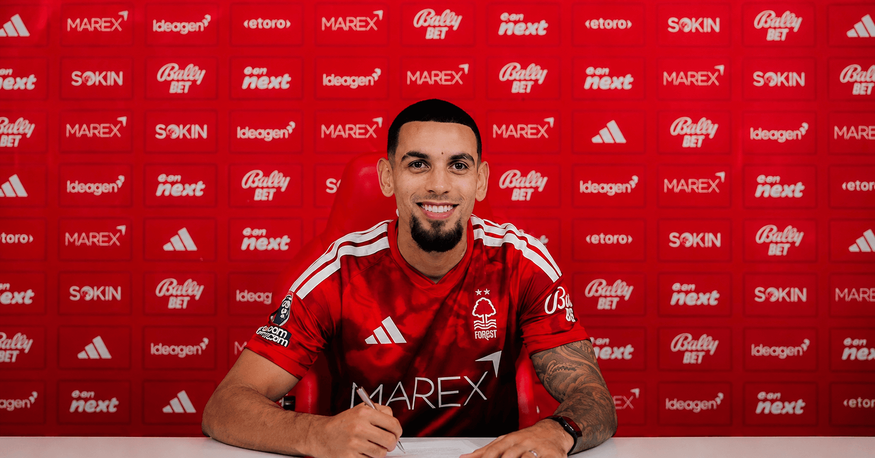 Daniel Muñoz deja el Crystal Palace y ficha por el Nottingham Forest por 25 millones de euros