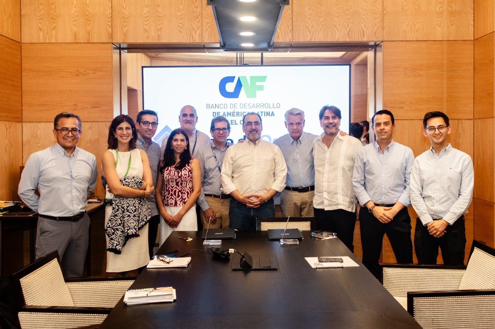 CAF y Banco de Occidente inyectarán US$50 millones para la reactivación de empresas tras el sismo