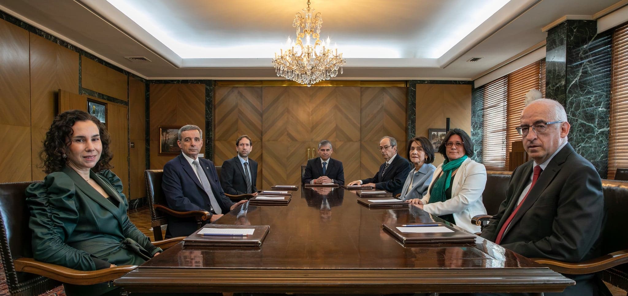 MinHacienda defiende el “sinceramiento” del Presupuesto y Banrep pide profundizar el ajuste fiscal