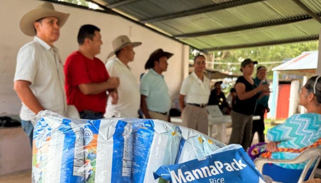 Ganaderos entregan más de 805.000 vasos de leche y 9 toneladas de carne a damnificados