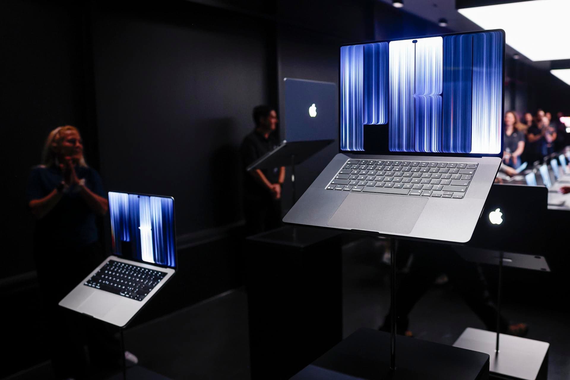 Apple presentó su primer MacBook Pro con pantalla táctil y hasta 24 horas de batería