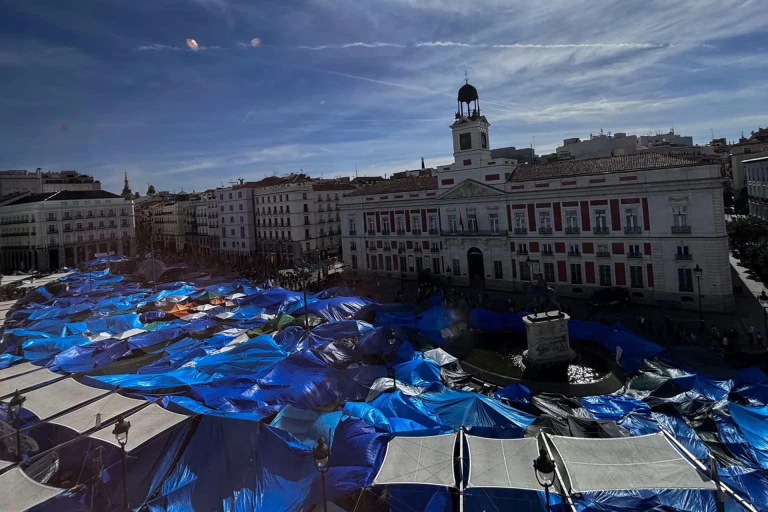 Acampada en Madrid cumple un mes entre elecciones anticipadas y convocatoria de huelga general