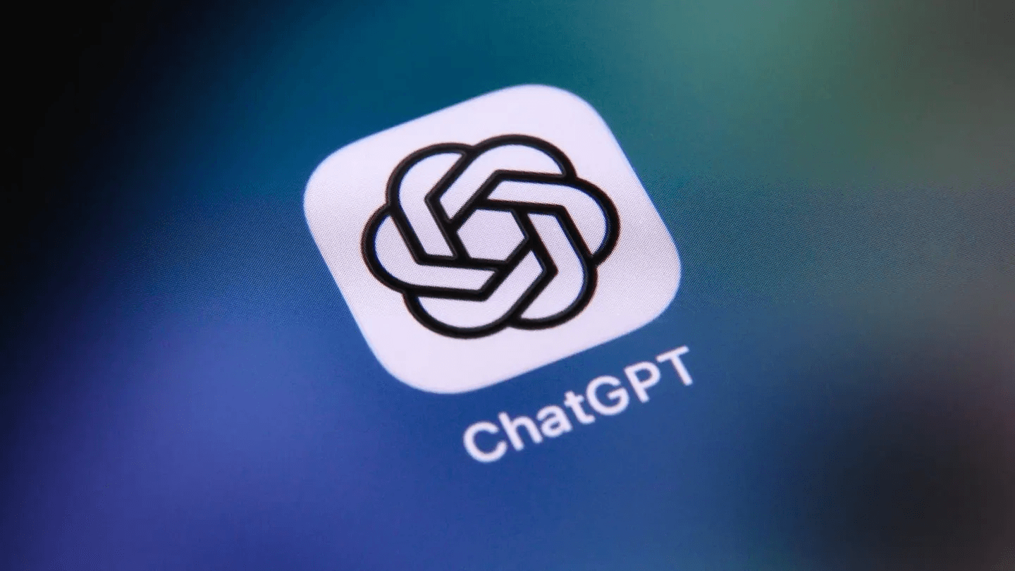 El tráfico de ChatGPT se recupera con fuerza tras un año de estancamiento