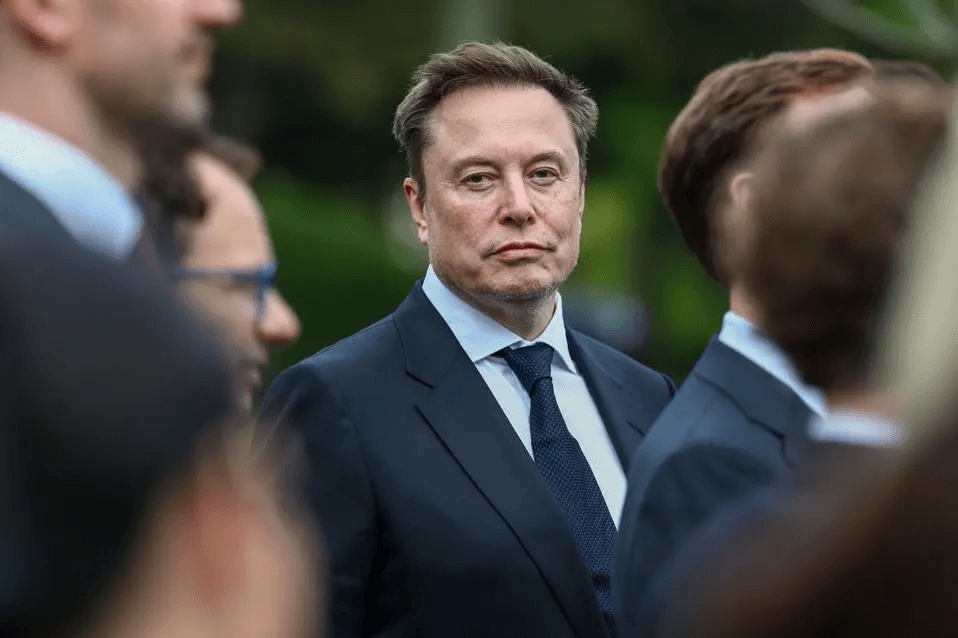 Musk gana US$61.000 millones en un día por el alza de SpaceX y Tesla, lo que eleva su patrimonio de nuevo hacia el billón de dólares
