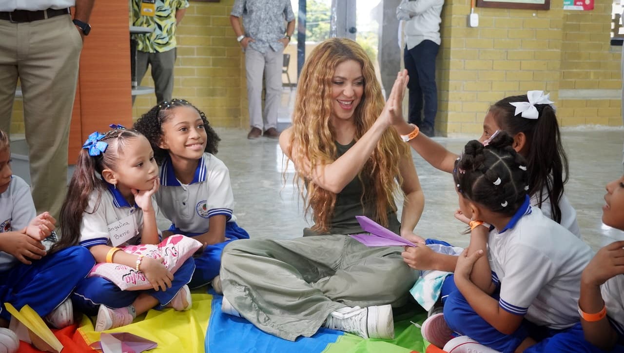 Shakira abre una nueva escuela de más de 4 millones de dólares en el barrio más grande de su ciudad natal - Forbes Colombia